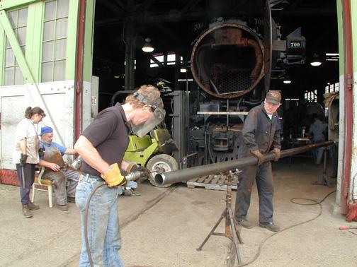 Smoothing the end of the flue