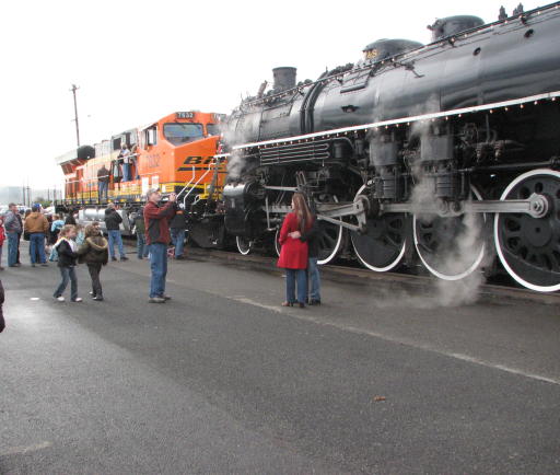 700 nose-to-nose with BNSF diesel