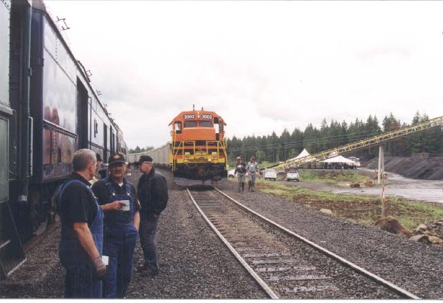 people at Tonquin Pit