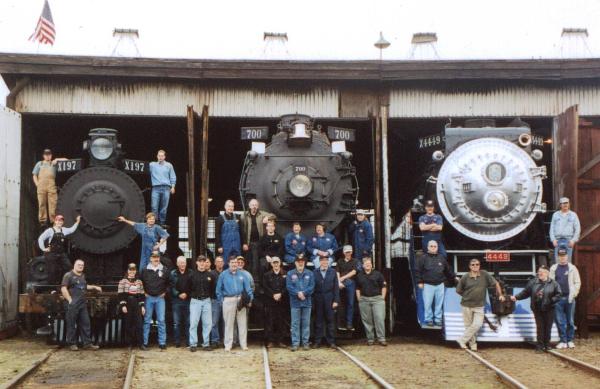 OR&N 197, SP&S 700, and SP 4449 at back of roundhouse